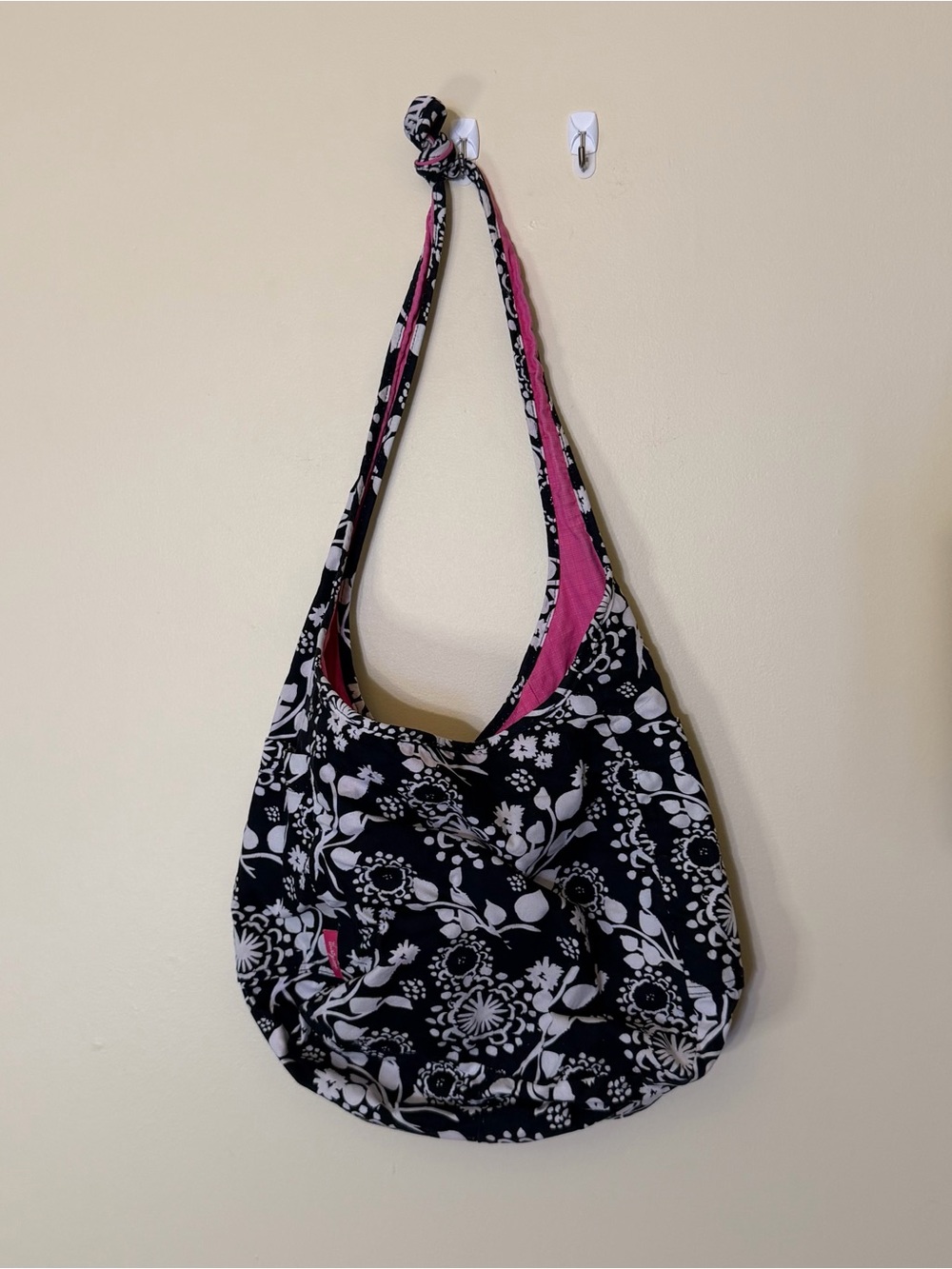 Thirty-One Crossbody Hobo/Messenger Bag Reversible